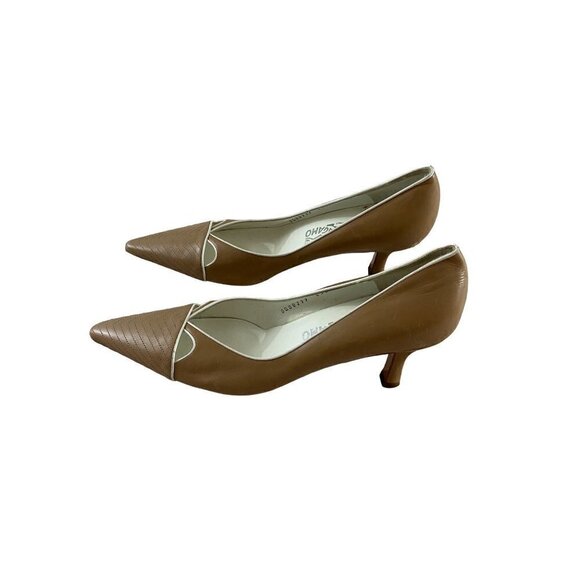 Salvatore Ferragamo Women's Brown Pointed Toe Leather Pumps - 9B - Picture 1 of 13